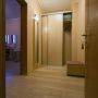 Прихожая номера люкс 201 (Suite 201, antechamber)
